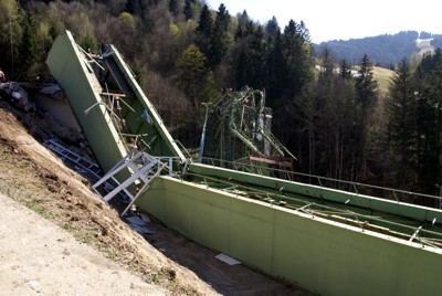 125 Tonnen Stahl m&uuml;ssen zerkleinert und abtransportiert werden